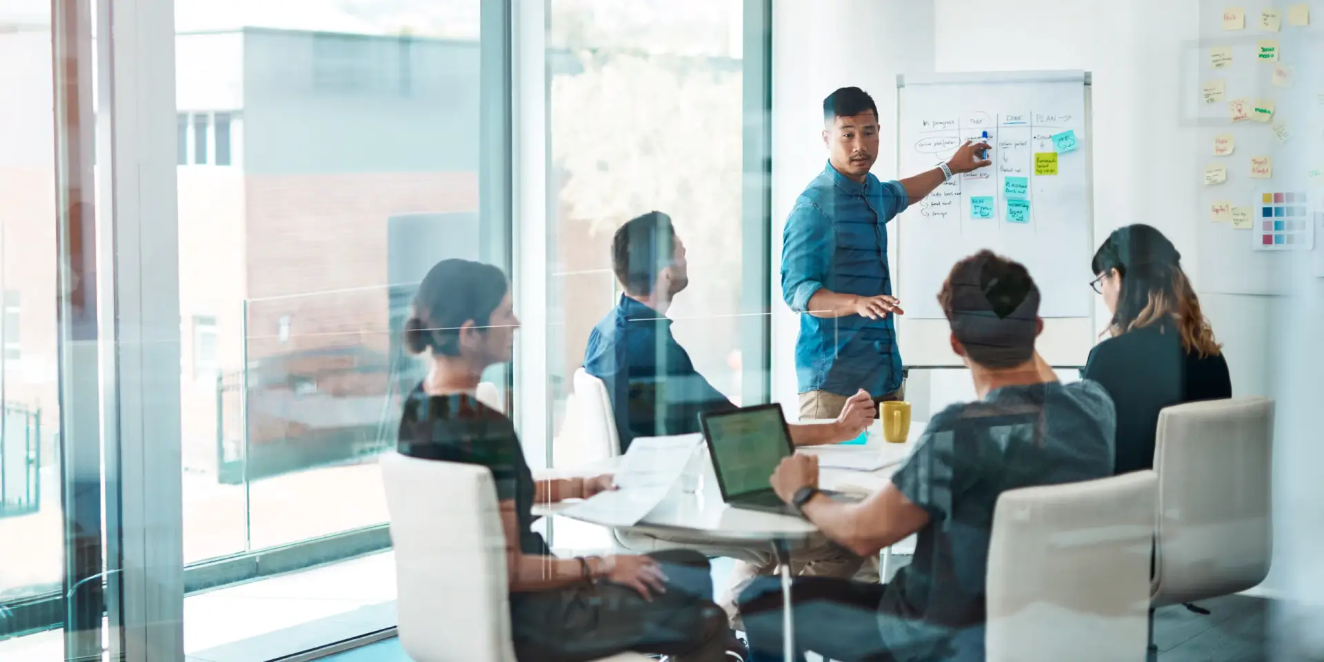 4 consejos para coordinar equipos especializados en tecnología y lograr la eficiencia deseada